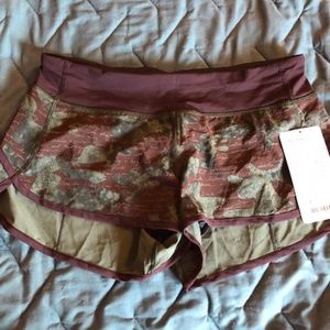 Lululemon Speed Shorts (Green/Black) Size 8 NWT